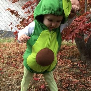Carter’s baby avocado costume 🥑